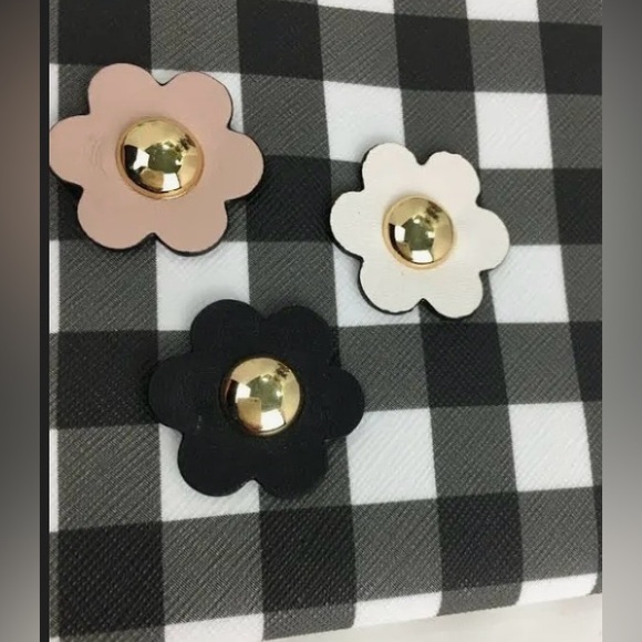 Michael Kors Gingham Leather Med Zip Pouch Daisy Stud Wristlet Bag NWT $218 🎁 - Picture 4 of 4